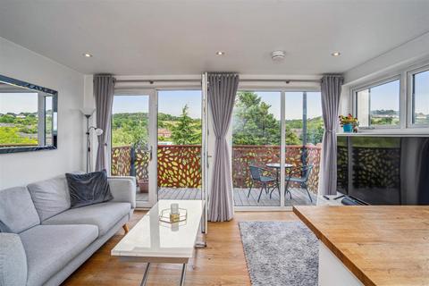 2 bedroom flat to rent, London Road, High Wycombe HP11