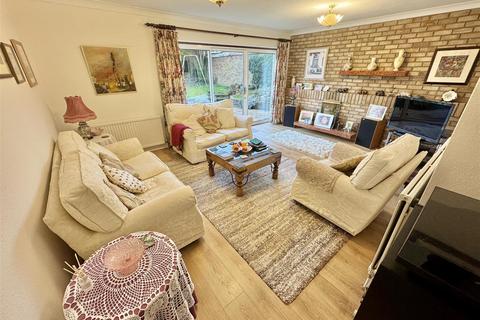 4 bedroom detached house for sale, Washbrook Close, Barton-Le-Clay, MK45 4LF