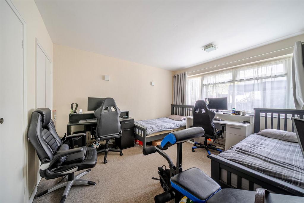 Bedroom 1.jpg