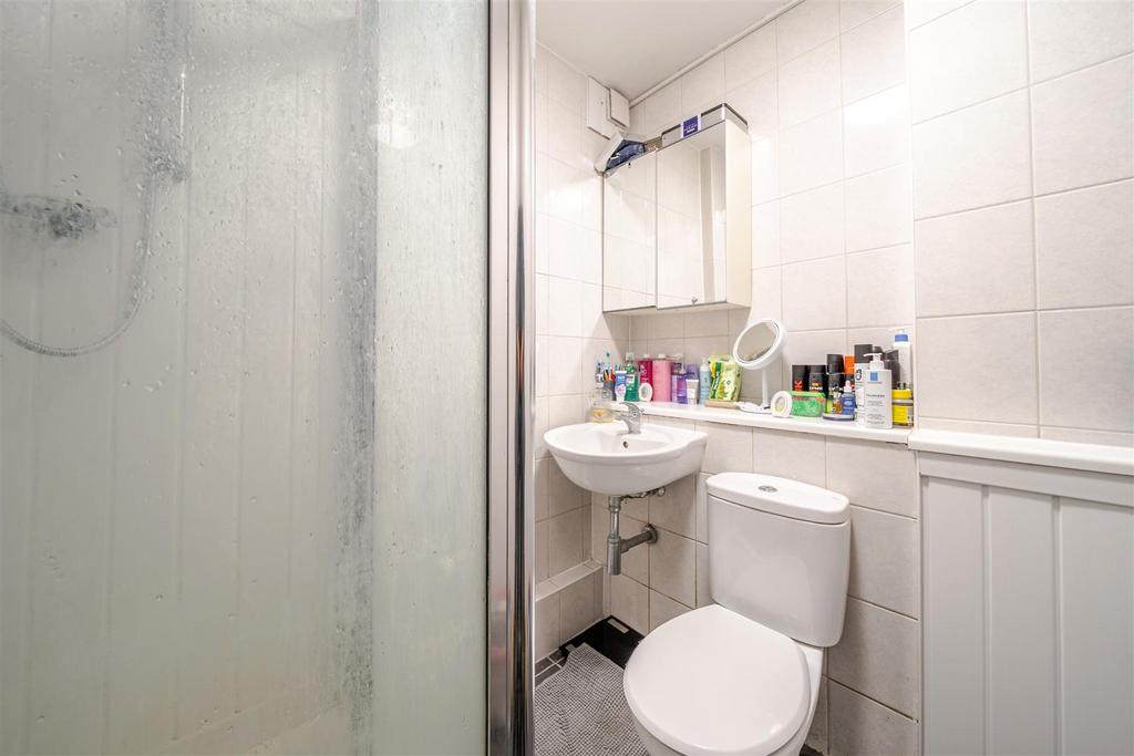 Shower Room.jpg