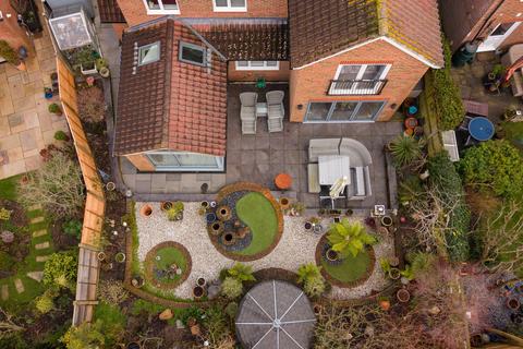 Posthorses, Ashington, RH20