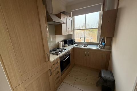 undefined, Flat 4 Codford House, 61 West Borough