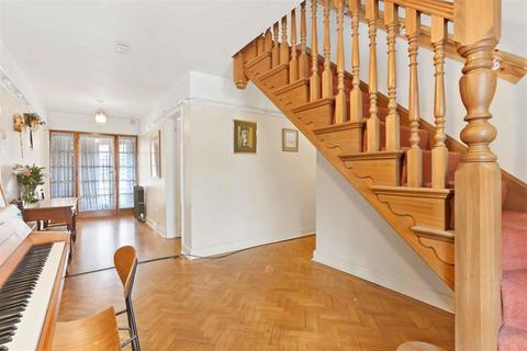 undefined, Sandy Lane, Surrey SM2