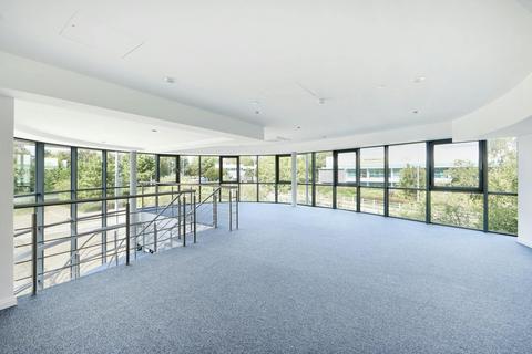 Warehouse to rent, Twelvetrees Cres London E3 3JH