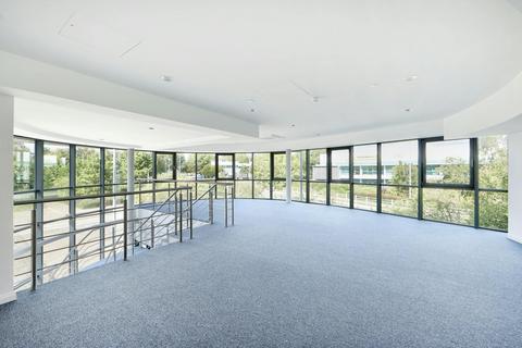 Warehouse to rent, Twelvetrees Cres London E3 3JH