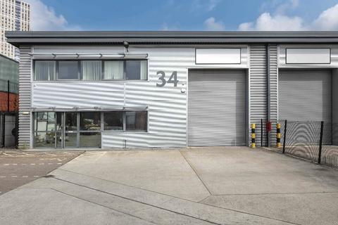 Warehouse to rent, Telford Way London W3 7XS