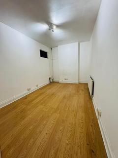 3 bedroom flat to rent, High Street, Wealdstone HA3