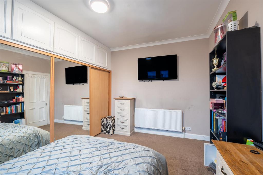 Main.bedroom.jpg