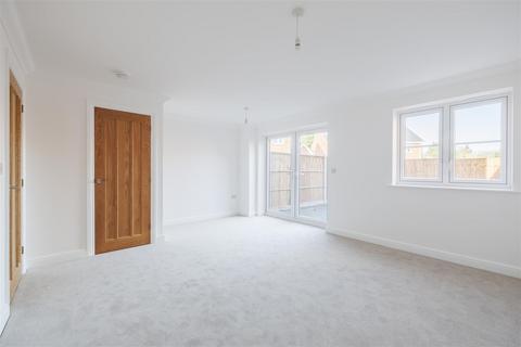 3 bedroom semi-detached house for sale, Rectory Gardens, Worlingham NR34