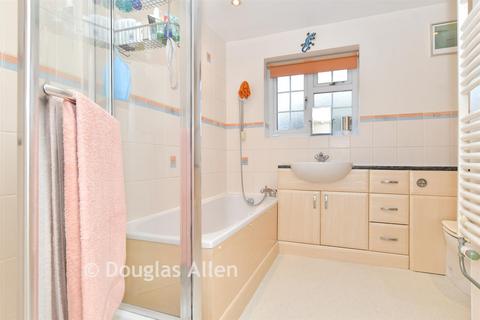 1 bedroom maisonette for sale, Orchard Court, Hornchurch RM12