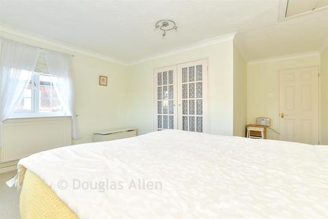 undefined, Orchard Court, Hornchurch RM12