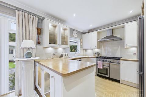 3 bedroom house for sale, Victoria Avenue, South Croydon