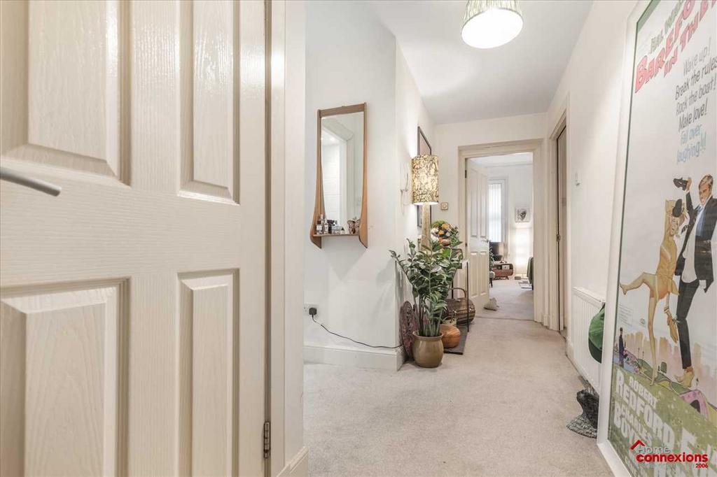 Entrance Hallway (2)