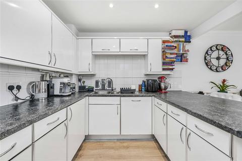 2 bedroom flat to rent, Cotton Row, London, SW11