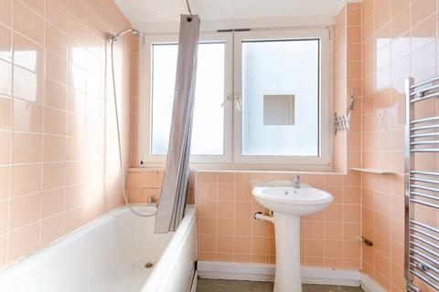 undefined, Burritt Road, Kingston, Kingston upon Thames, KT1