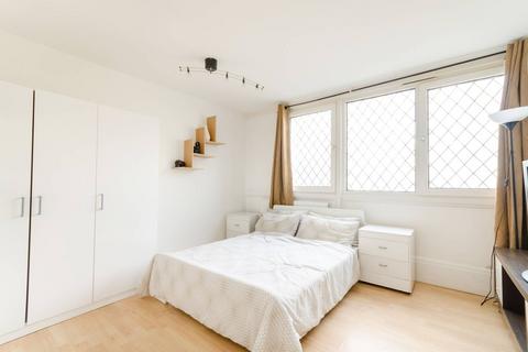 undefined, Burritt Road, Kingston, Kingston upon Thames, KT1