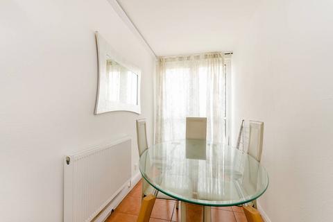 undefined, Burritt Road, Kingston, Kingston upon Thames, KT1