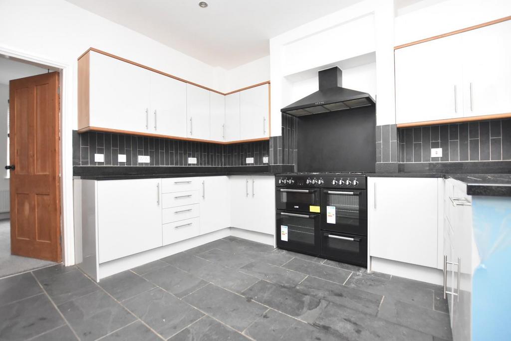 Kitchen (2).jpg