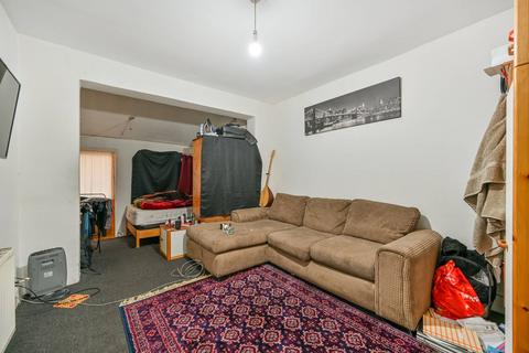 undefined, Warfield Road, Feltham, TW14