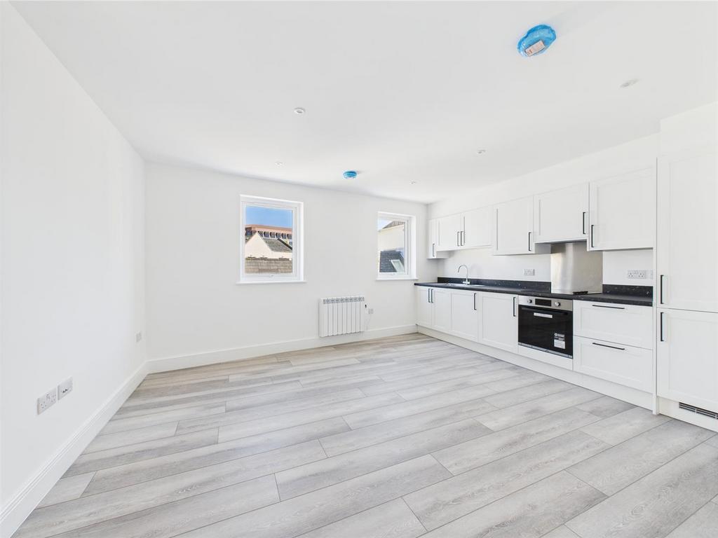 L1r Cs F3 VVku CLPUj73 Cx IA.jpg