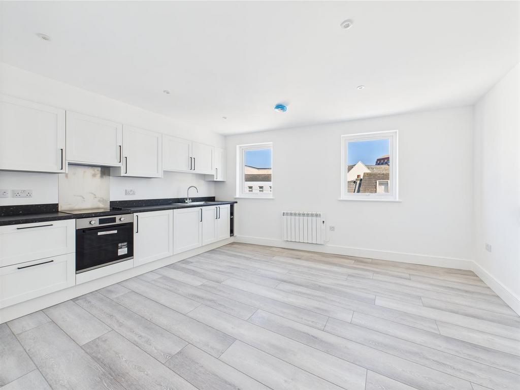 CAM04099 G0-PR0093-STILL005.jpg