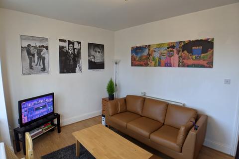 2 bedroom flat to rent, Derby Road, Manchester M14