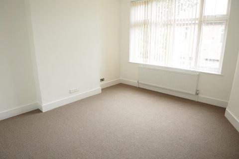 2 bedroom maisonette to rent, Myddelton Close