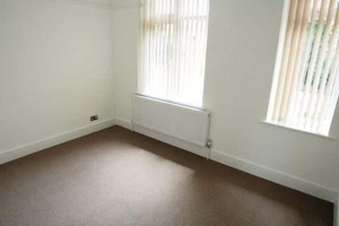 2 bedroom maisonette to rent, Myddelton Close