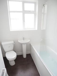 2 bedroom maisonette to rent, Myddelton Close