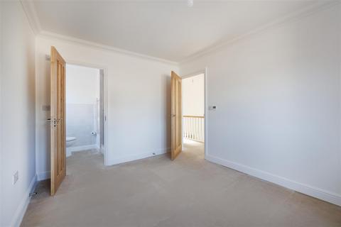 3 bedroom semi-detached house for sale, Rectory Gardens, Worlingham NR34
