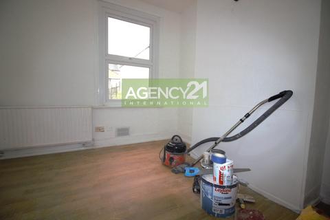 undefined, Lawrence Road, Eastham, E6