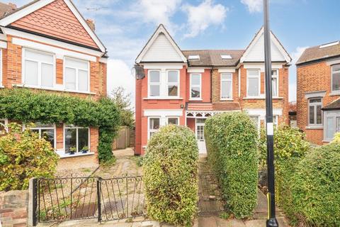 Kingsley Avenue, London W13