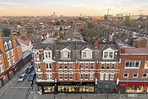 3 bedroom flat for sale, Green Lanes, London, N4