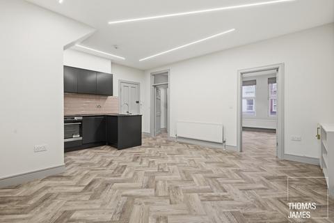3 bedroom flat for sale, Green Lanes, London, N4