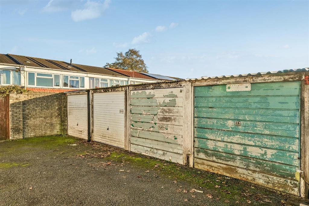 Garage In Block