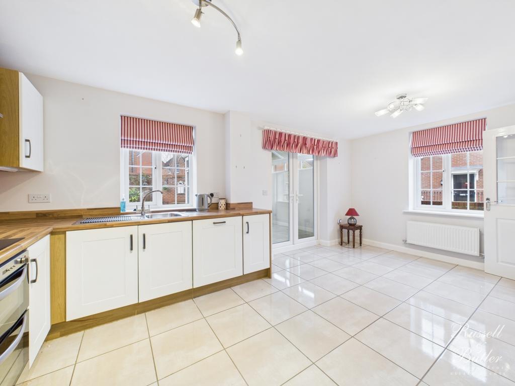 Cam02127 g0 pr0366 still015