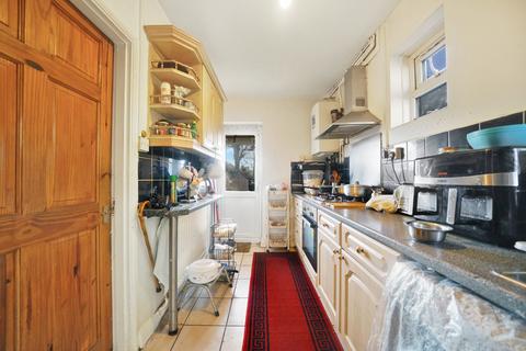 4 bedroom semi-detached house for sale, Norbury Avenue, Thornton Heath, CR7