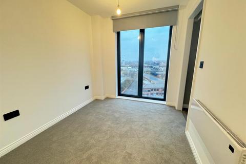 1 bedroom apartment to rent, Springwell Gardens, Whitehall Road, Leeds LS12