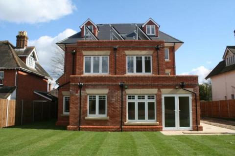 undefined, Claremont Avenue, Woking GU22