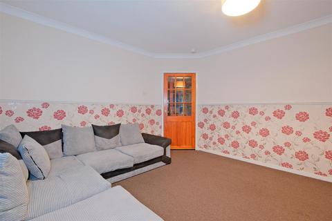 3 bedroom terraced house for sale, North Calder Drive, Airdrie
