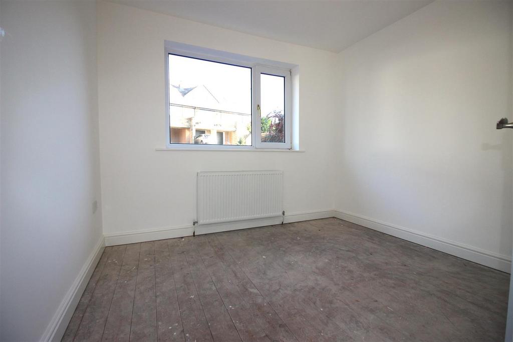 13 - bedroom 2.jpg