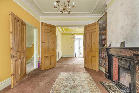 3 bedroom terraced house for sale, Rockland Road, London