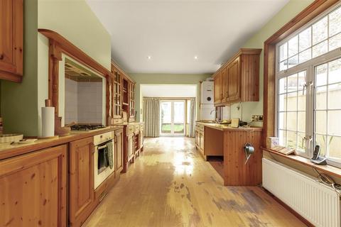 3 bedroom terraced house for sale, Rockland Road, London