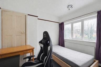 Bedroom 2 1.jpg