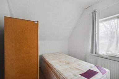 Bedroom 3 1.jpg