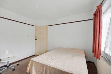 Bedroom 1 2.jpg