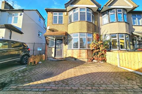 4 bedroom semi-detached house to rent, Norfolk Road, Upminster, RM14