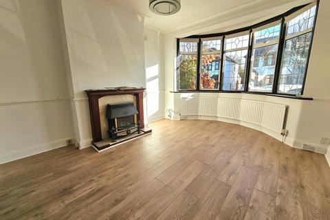 4 bedroom semi-detached house to rent, Norfolk Road, Upminster, RM14