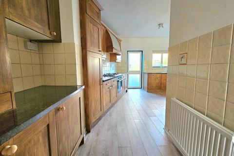 4 bedroom semi-detached house to rent, Norfolk Road, Upminster, RM14