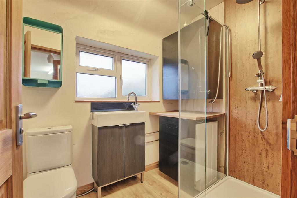 Shower Room.jpg